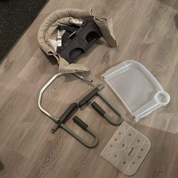 Inglesina Fast table chair with tray. - Picture 3 of 6